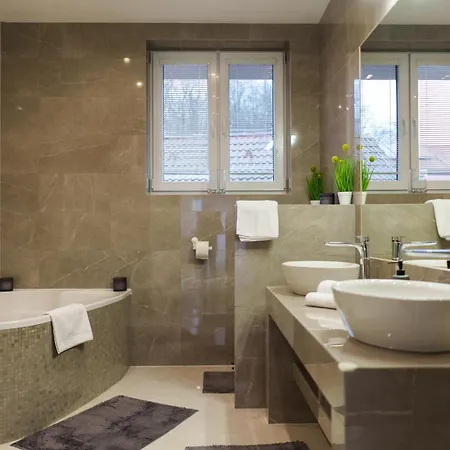 アパート Luxury With Sauna - 185 M2 *