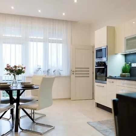 Luxury With Sauna - 185 M2 Appartamento Košice