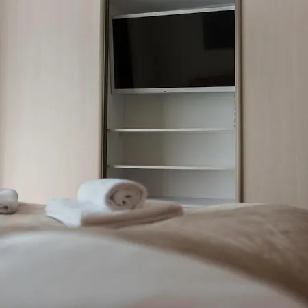 Apartment Luxury With Sauna - 185 M2 *
